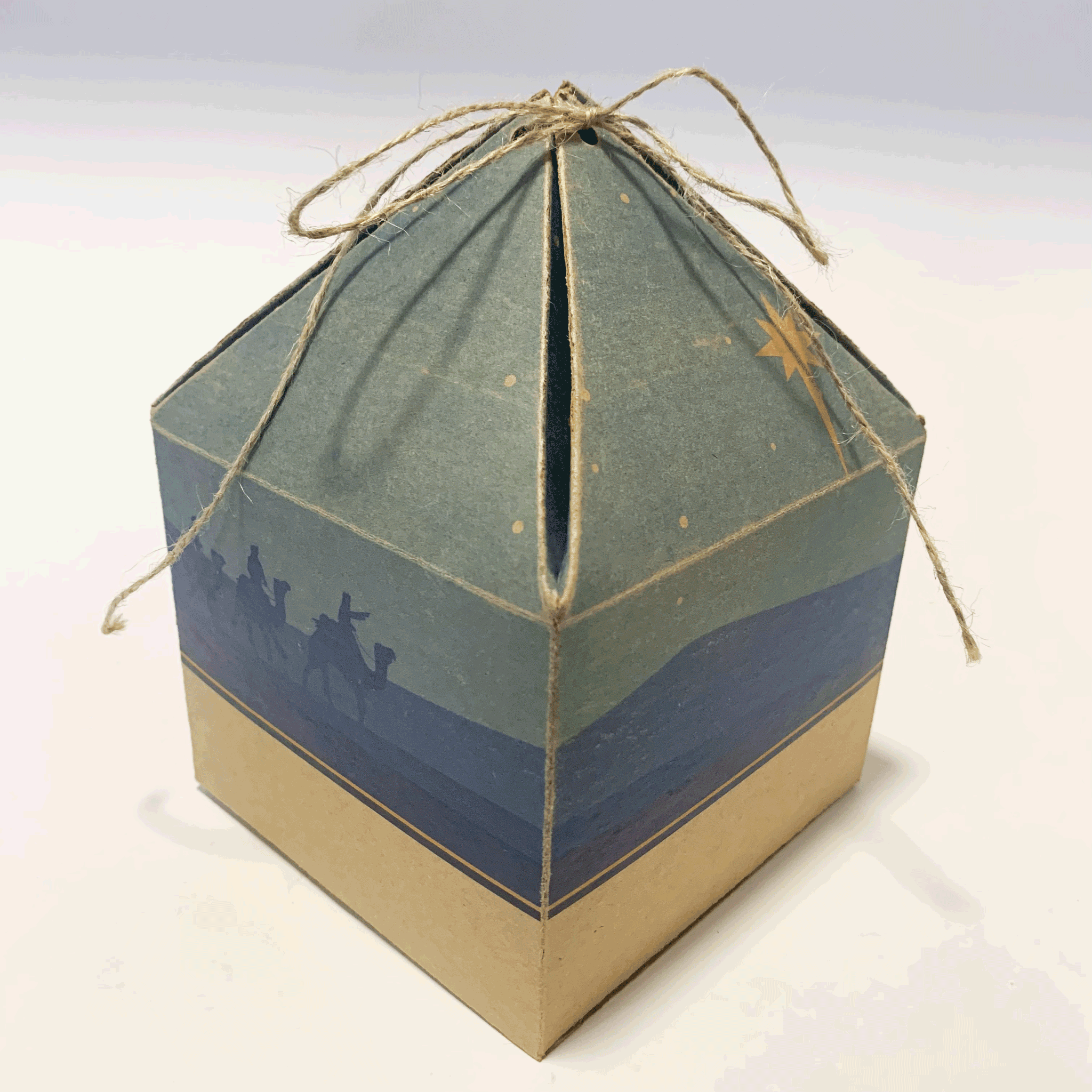 3 Kings Frankincense and Myrrh Soy Wax Candle with Gold Leaf