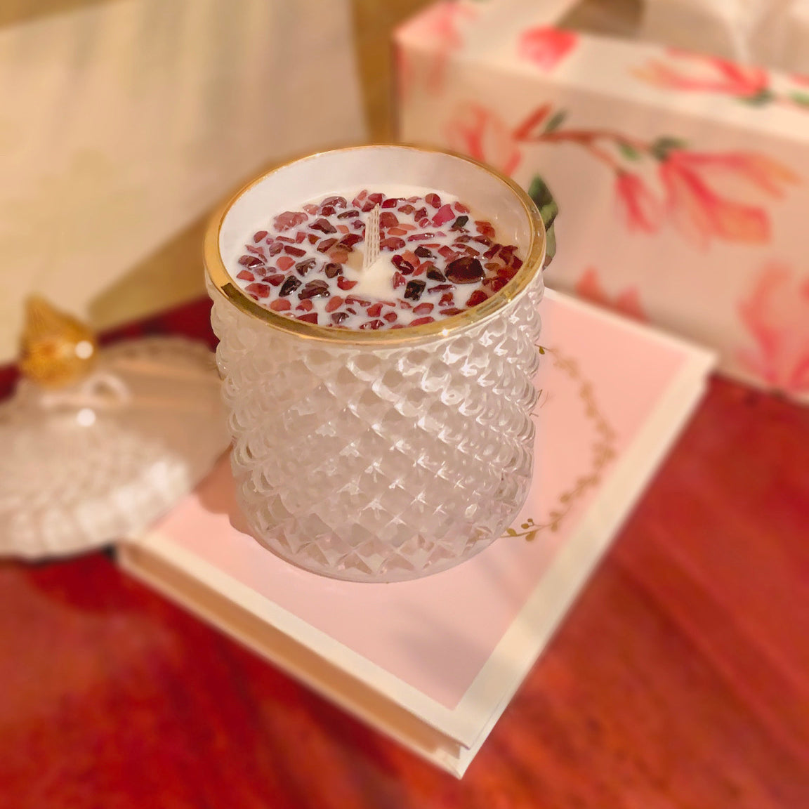 White Peony Art Deco Soy Candle - Standard