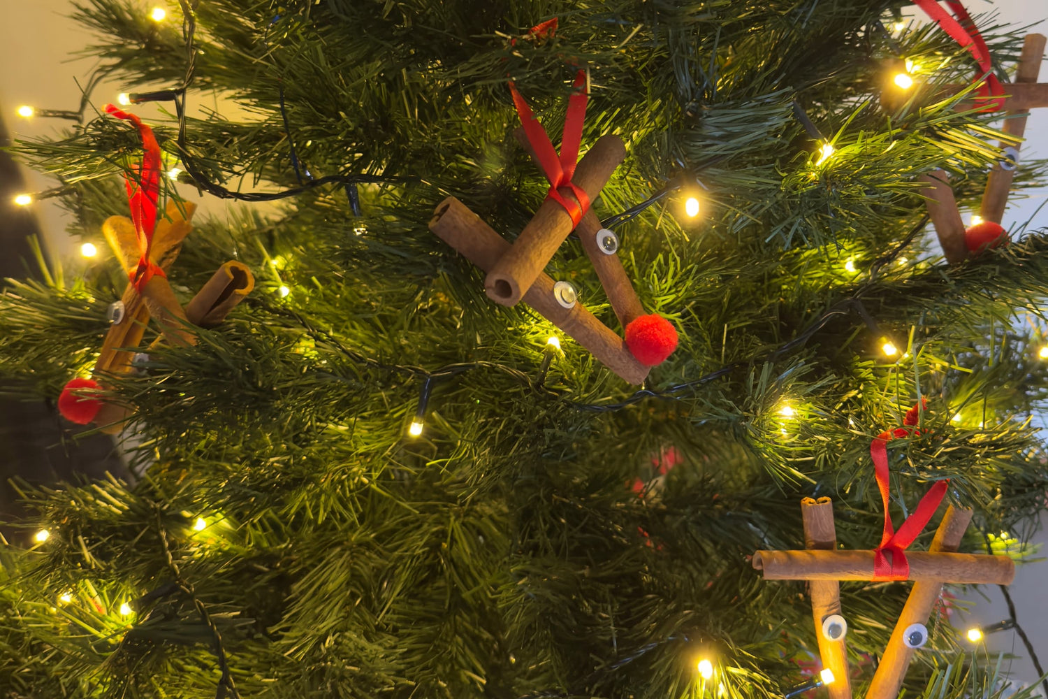 Indulge in Festive Fragrances: Elevate Your Christmas Experience